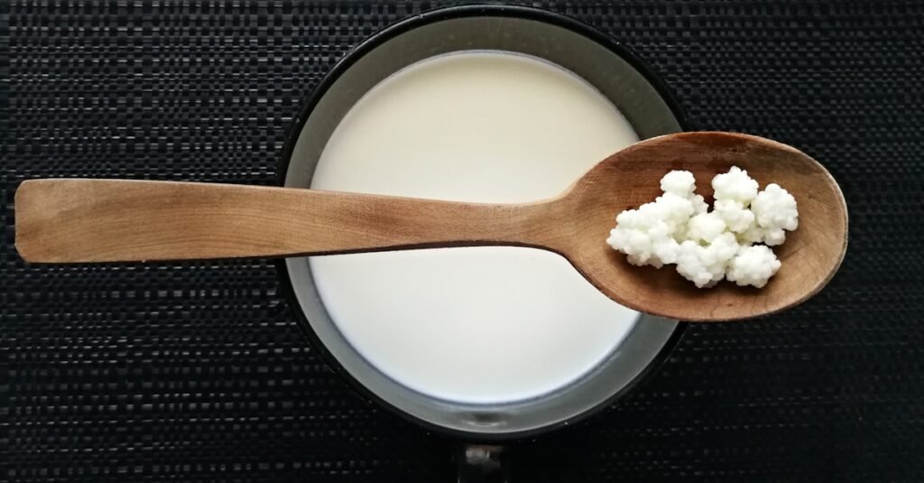 What are the health benefits and risks of kefir?