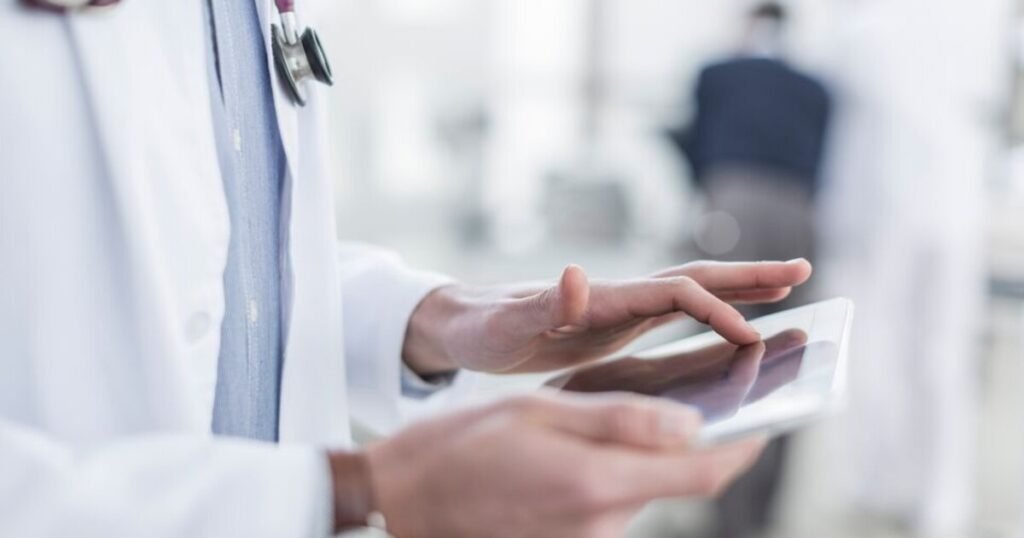 HHS agencies move to expand patient access, push forward on interoperability