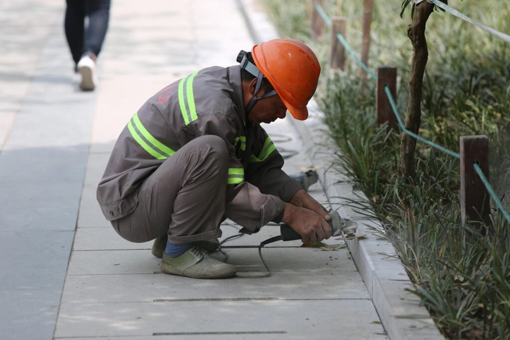 Earned sick leave alone is not enough for uninsured workers, study finds
