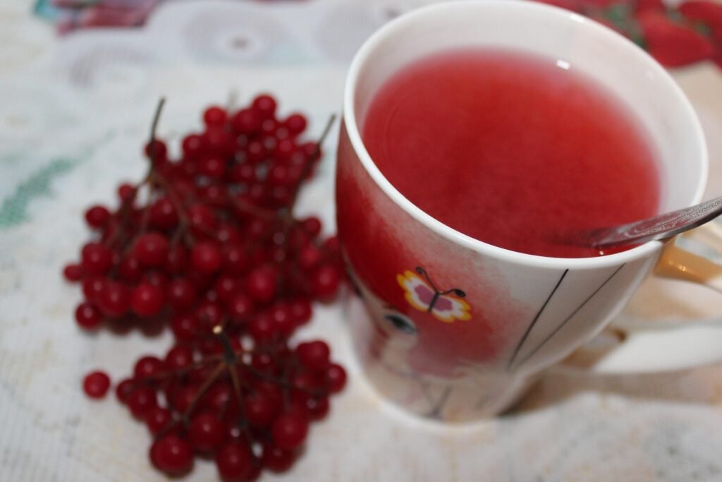 Tea, berries, dark chocolate and apples could lead to a longer life span, flavonoid study finds
