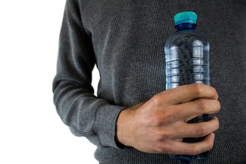 Low daily fluid intake linked to higher stress hormone response in adults